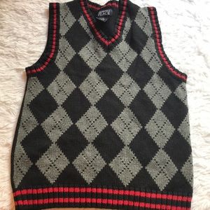 The children’s place boys size small vest